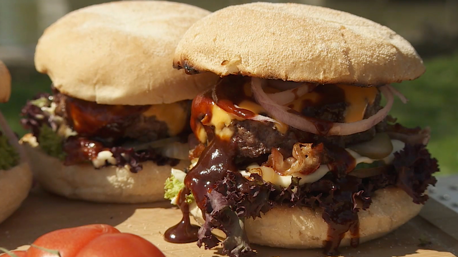 In campagne Extra Hoe maak je de perfecte hamburger op de BBQ? - IK BBQ voor jou |  televisieprogramma